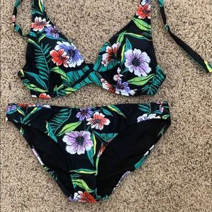 Old Navy swim suit Med